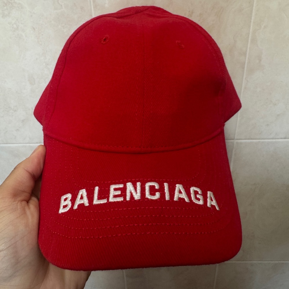 BALENCIAGA HAT